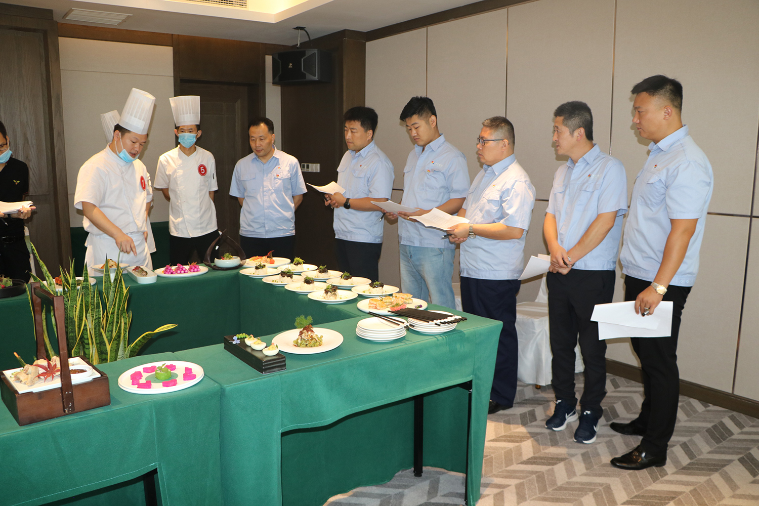 圆中园公司：厨艺现场点评（王震）.jpg
