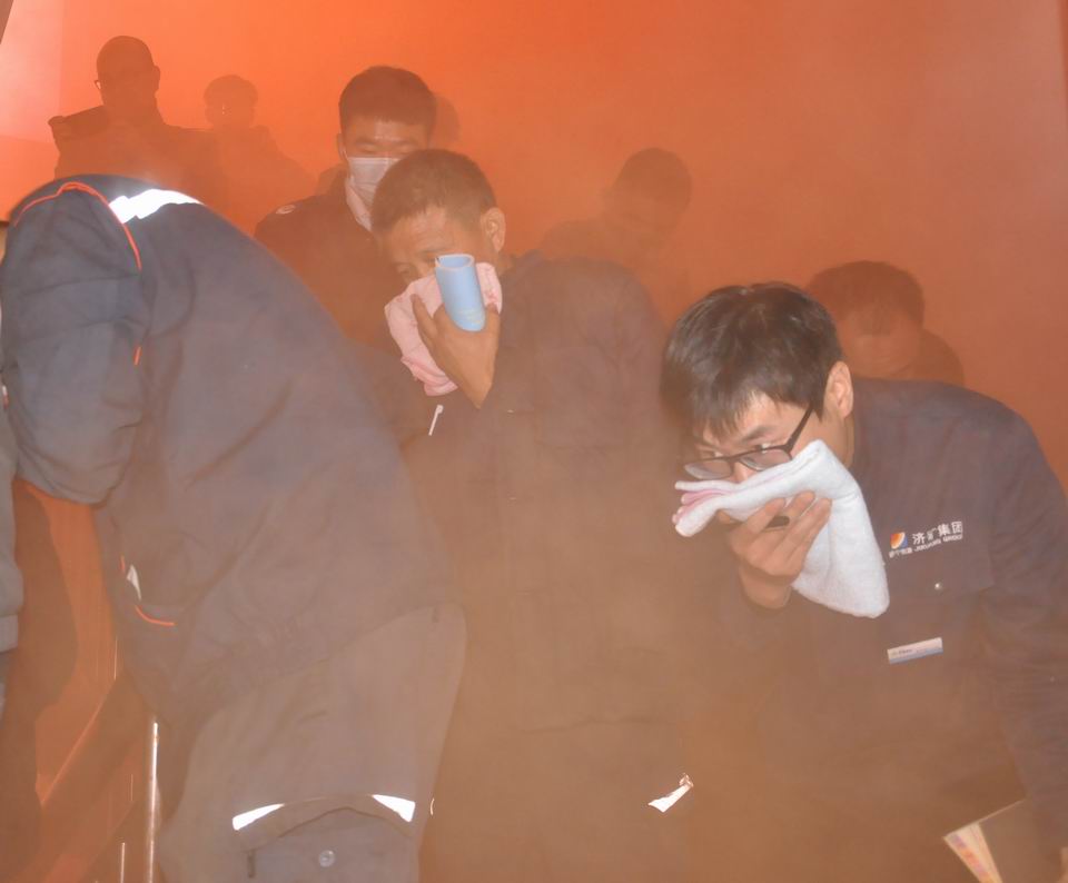花园煤矿举行消.jpg