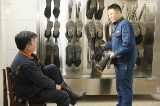 阳城煤电又添一套矿靴烘干消毒机