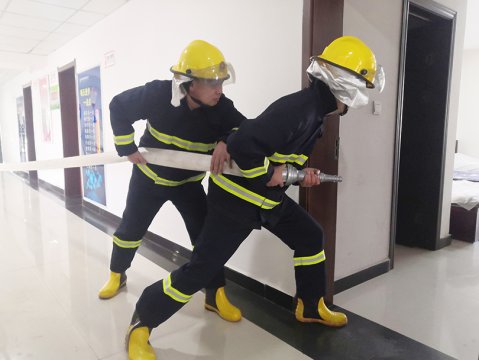 朱家峁煤矿举行四季度消防应急演练