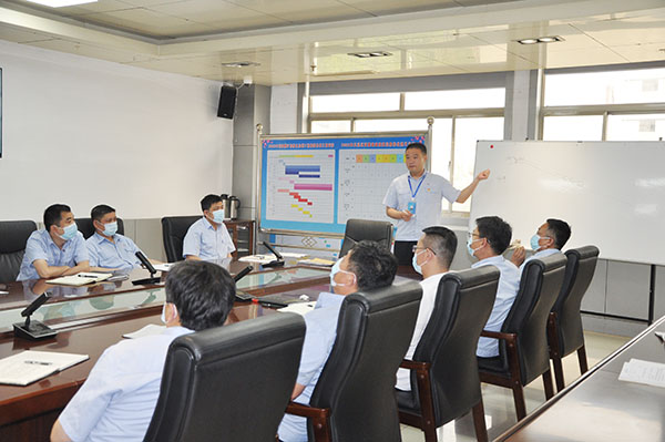 1653531251476413.jpg 花园煤矿领导干部践行“一线工作法”为管理人员上了一堂 实用“安全教育课”..JPG