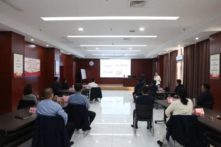 济宁能源第一期普通话培训别开生面