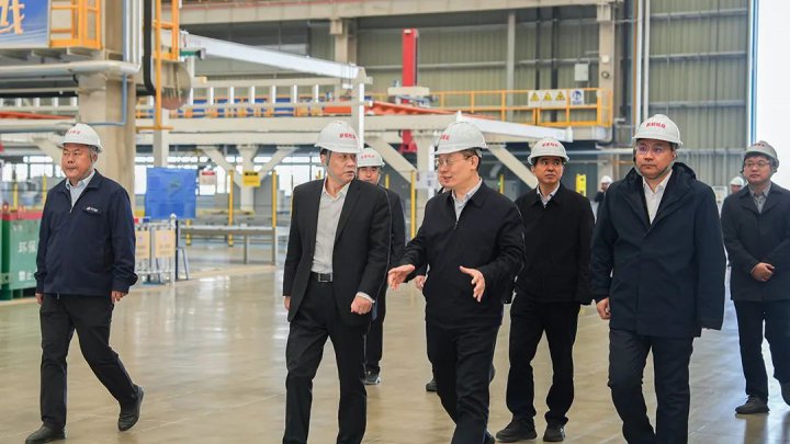 河南省交通运输厅厅长高建立一行到访新能船业调研