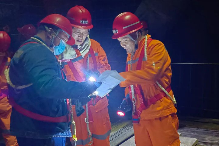 王崇景到金桥煤矿二号井、鑫能热电督导重点项目建设