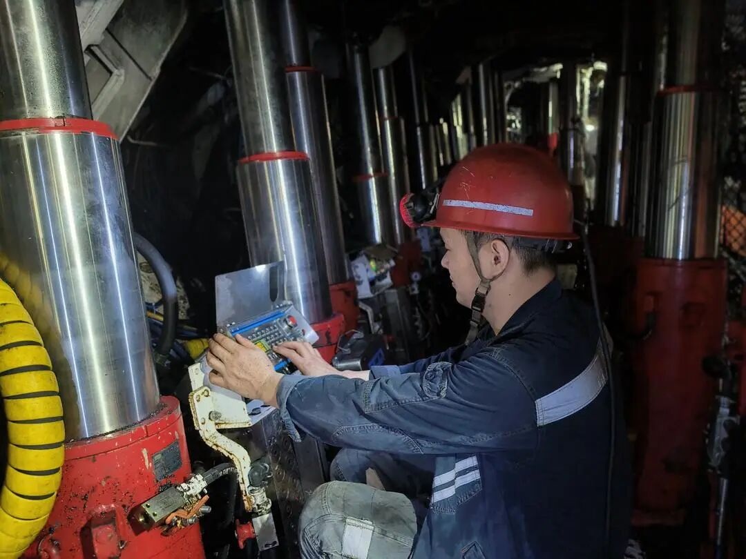 1760514395130321.jpg 09.jpg