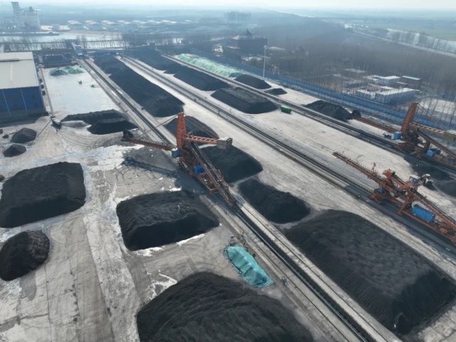 跃进港圆满达成年度50万吨掺配煤业务目标