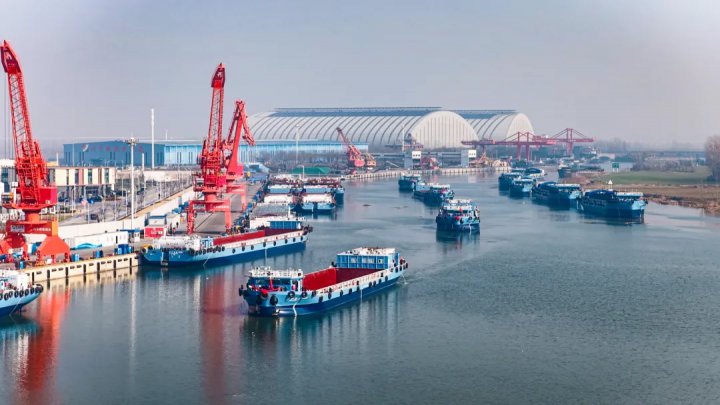 港口圈丨成立仅三年，这家船企引领内河航运变革