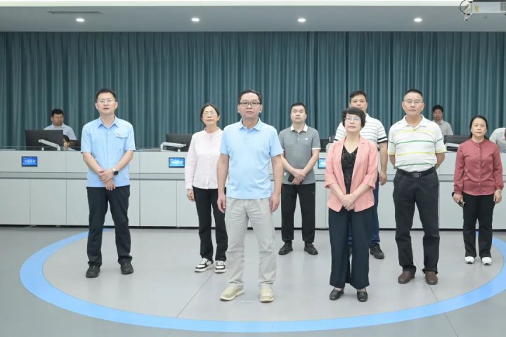 南宁市政协领导到开云官网登录入口 www.kaiyun.com
参观调研