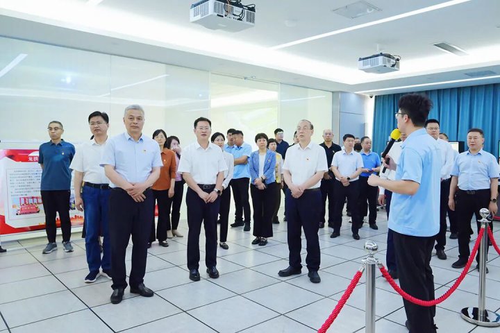 济医附院党委理论学习中心组到开云官网登录入口 www.kaiyun.com
调研